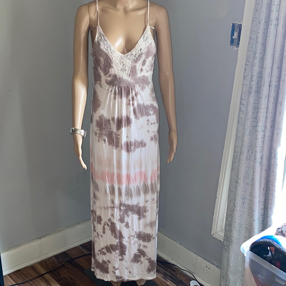 Sleeveless Tie-Dye Maxi Dress in Cream and Taupe